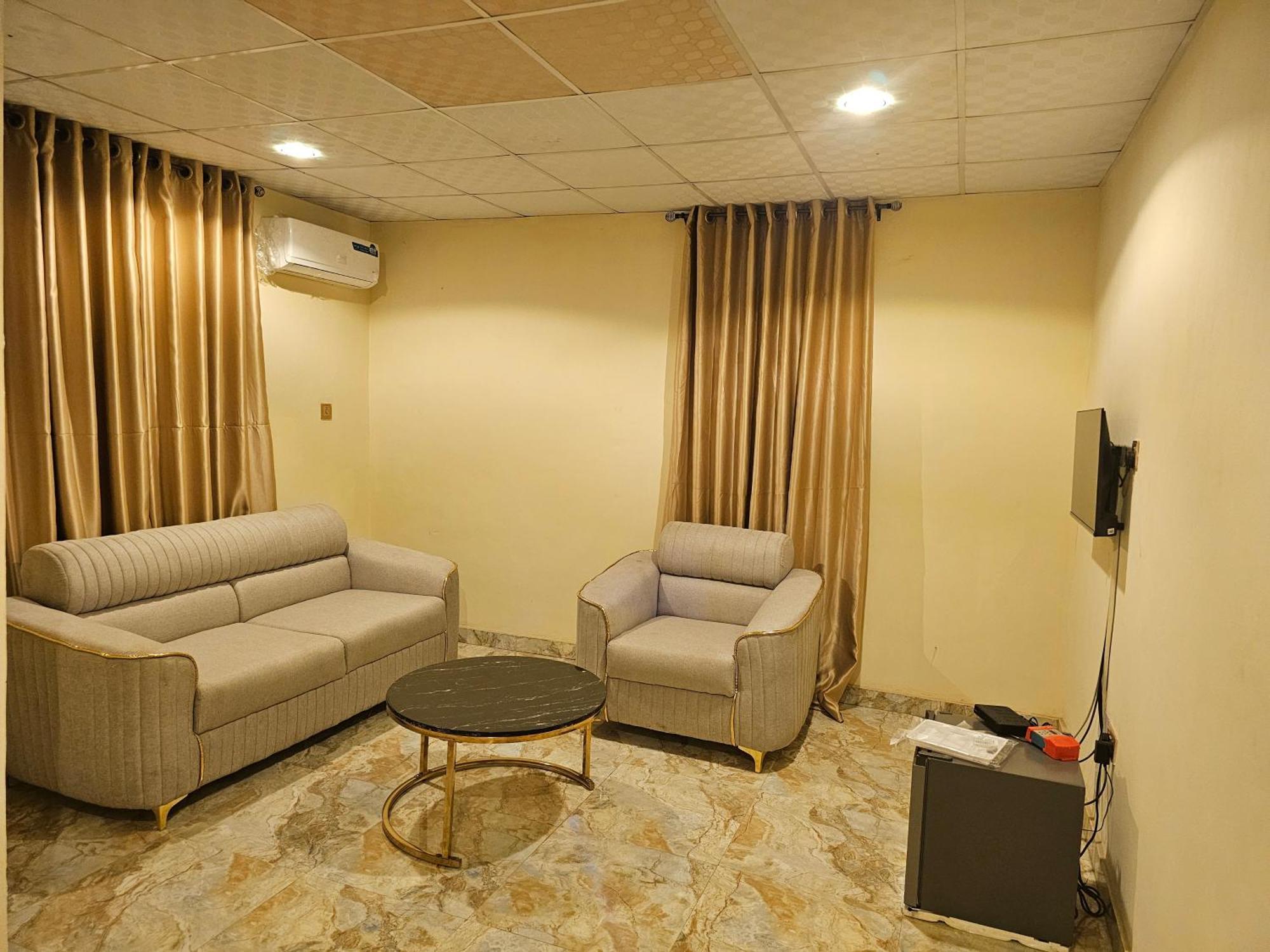 Bmh Hotel & Suites إبادان المظهر الخارجي الصورة